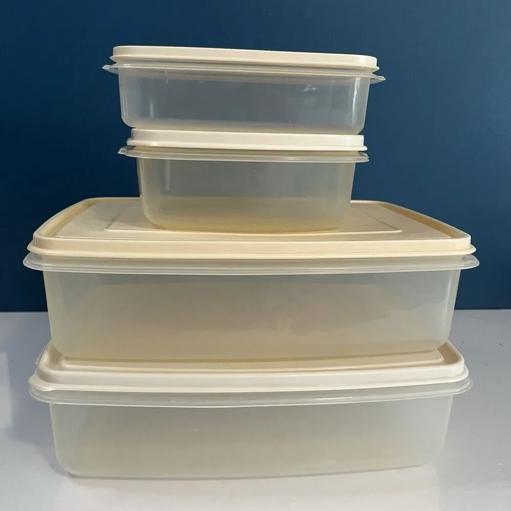 Vintage Rubbermaid Servin Saver Lot Of 4 Containers #2, 7, 11 Rectangle & Square